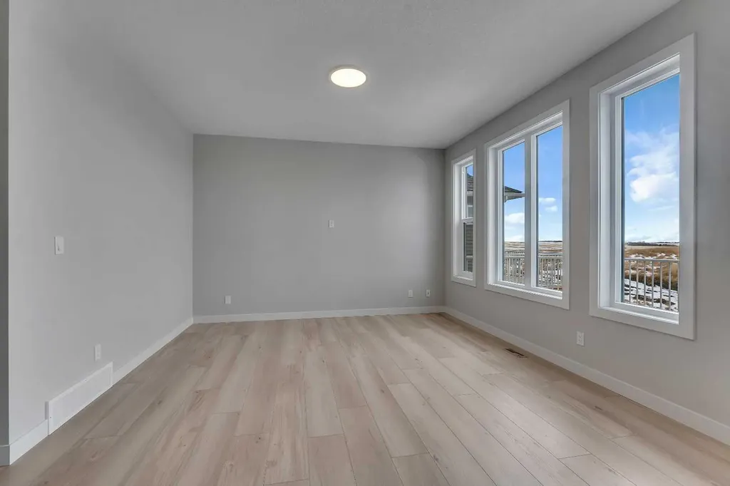 1172 Iron Ridge Avenue Crossfield AB T0M 0S0