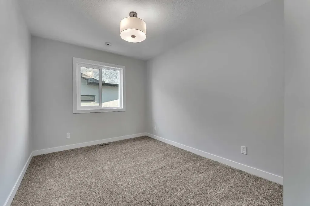 1172 Iron Ridge Avenue Crossfield AB T0M 0S0