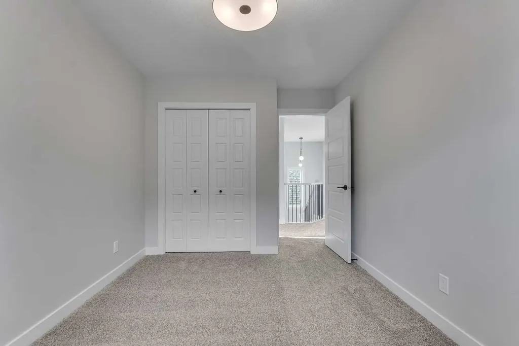1172 Iron Ridge Avenue Crossfield AB T0M 0S0