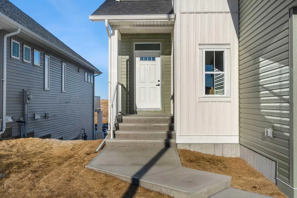 1172 Iron Ridge Avenue Crossfield AB T0M 0S0