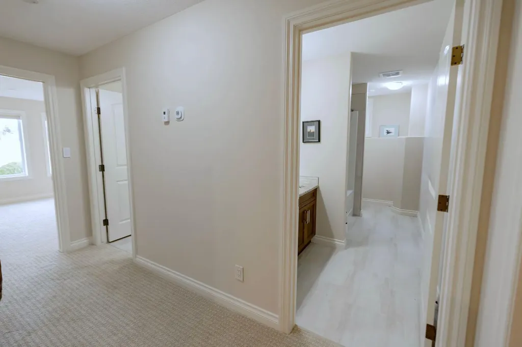 15 Chinook Heights S Lethbridge AB T1K6T6