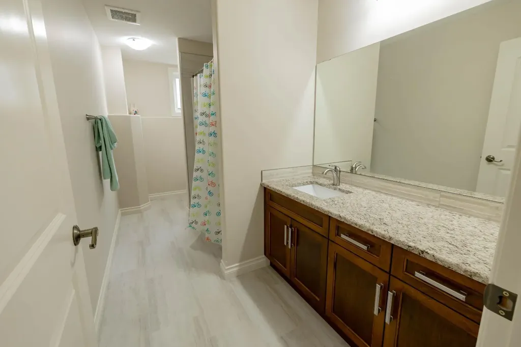 15 Chinook Heights S Lethbridge AB T1K6T6