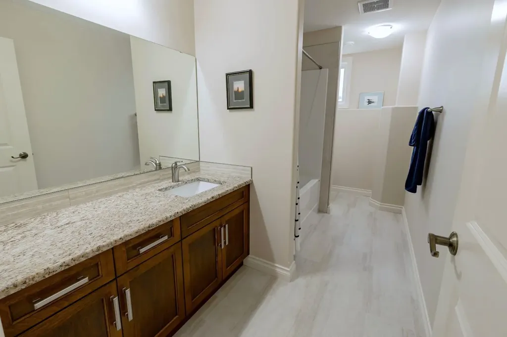 15 Chinook Heights S Lethbridge AB T1K6T6