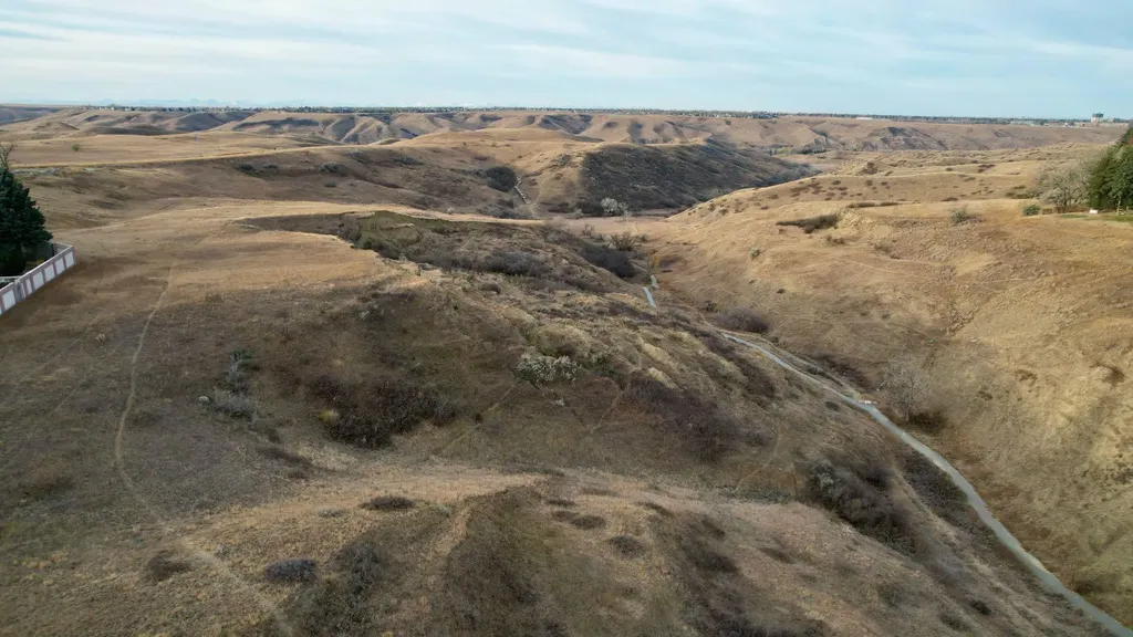 15 Chinook Heights S Lethbridge AB T1K6T6