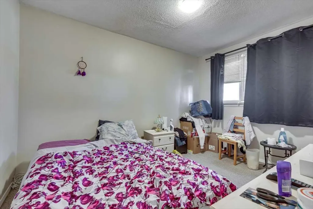 5218 56 Avenue Ponoka AB T4J 1G6