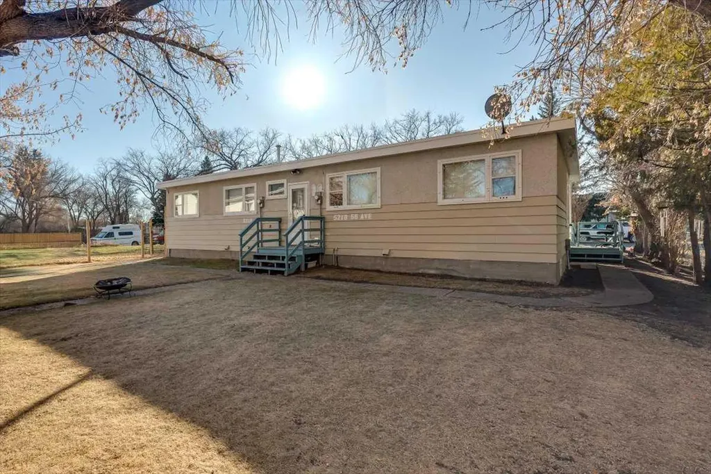 5218 56 Avenue Ponoka AB T4J 1G6