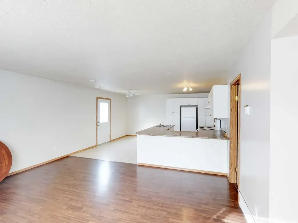 10029 105 Avenue Grande Prairie AB T8V 1H2