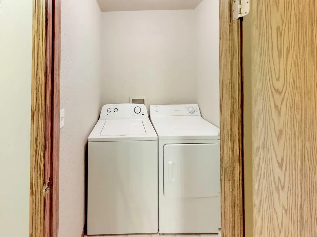 10029 105 Avenue Grande Prairie AB T8V 1H2