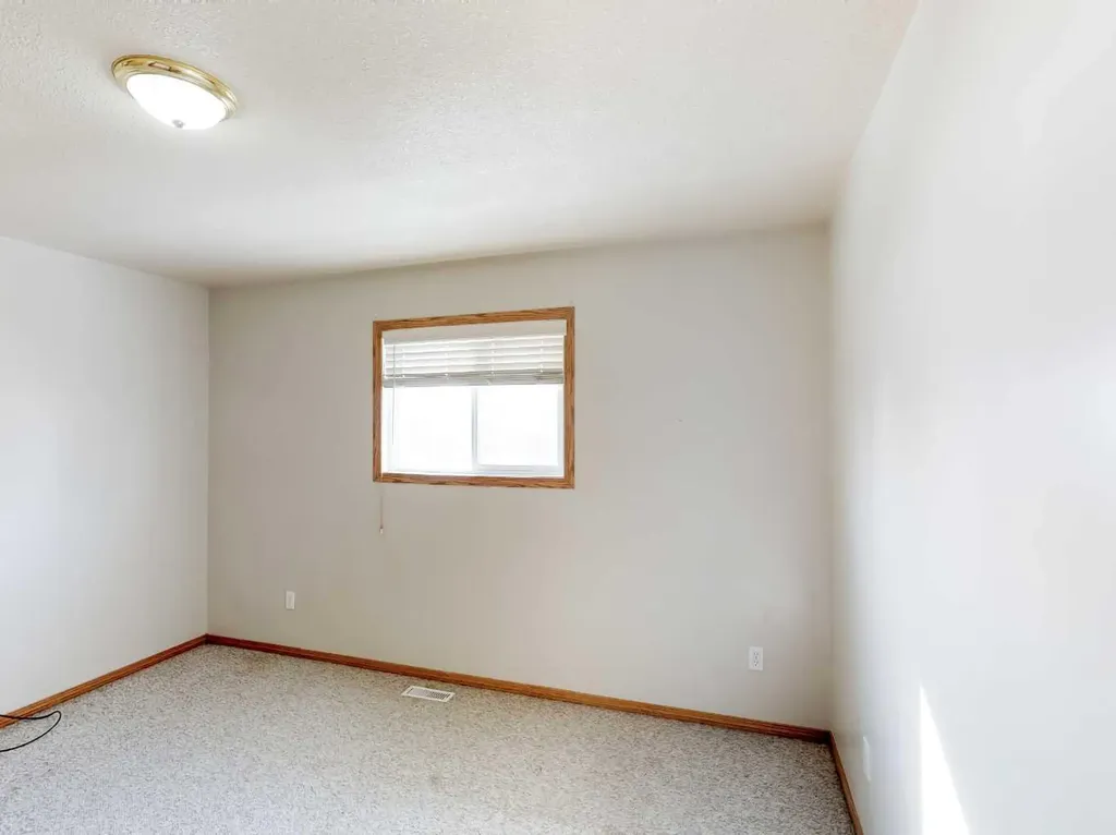 10029 105 Avenue Grande Prairie AB T8V 1H2