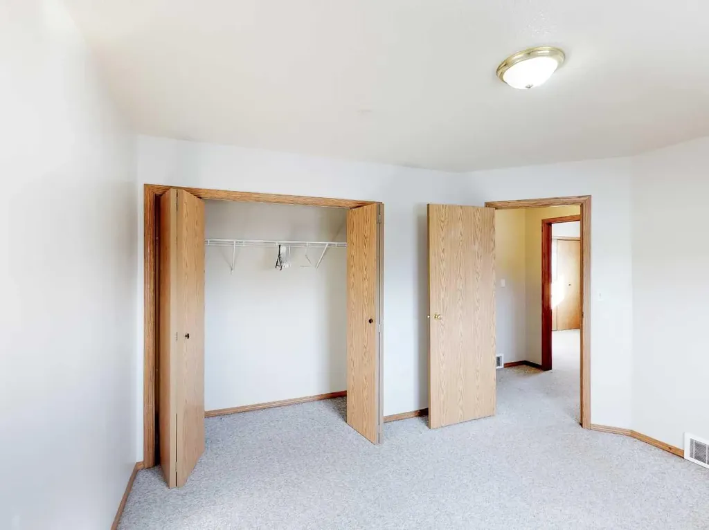 10029 105 Avenue Grande Prairie AB T8V 1H2