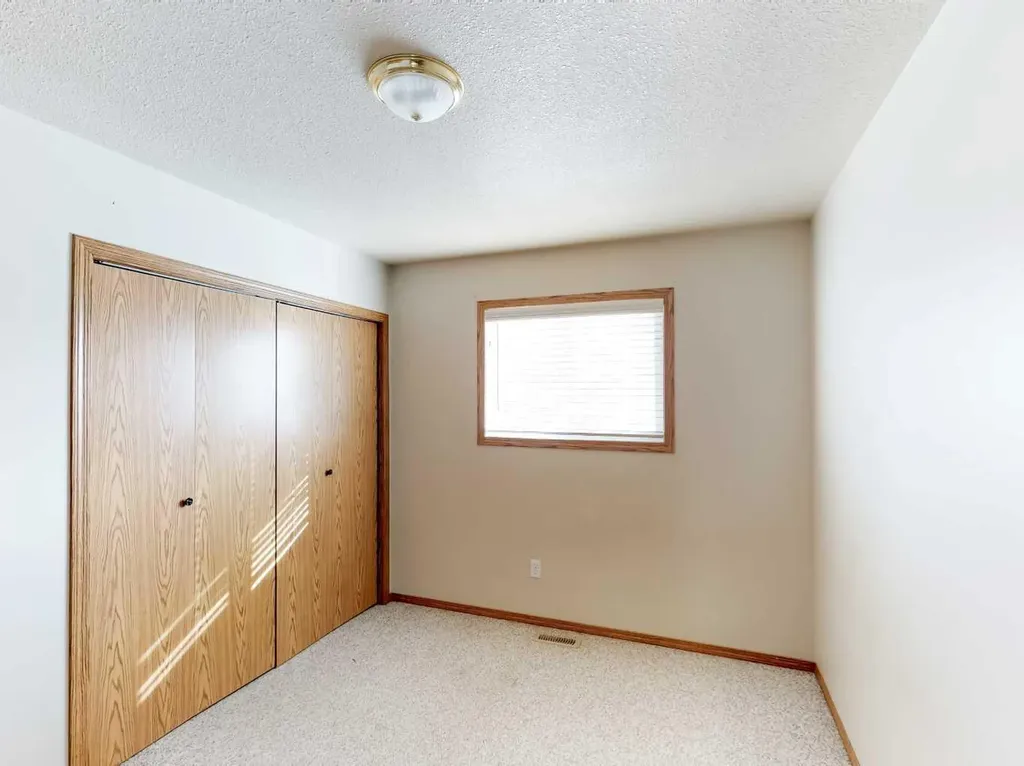 10029 105 Avenue Grande Prairie AB T8V 1H2