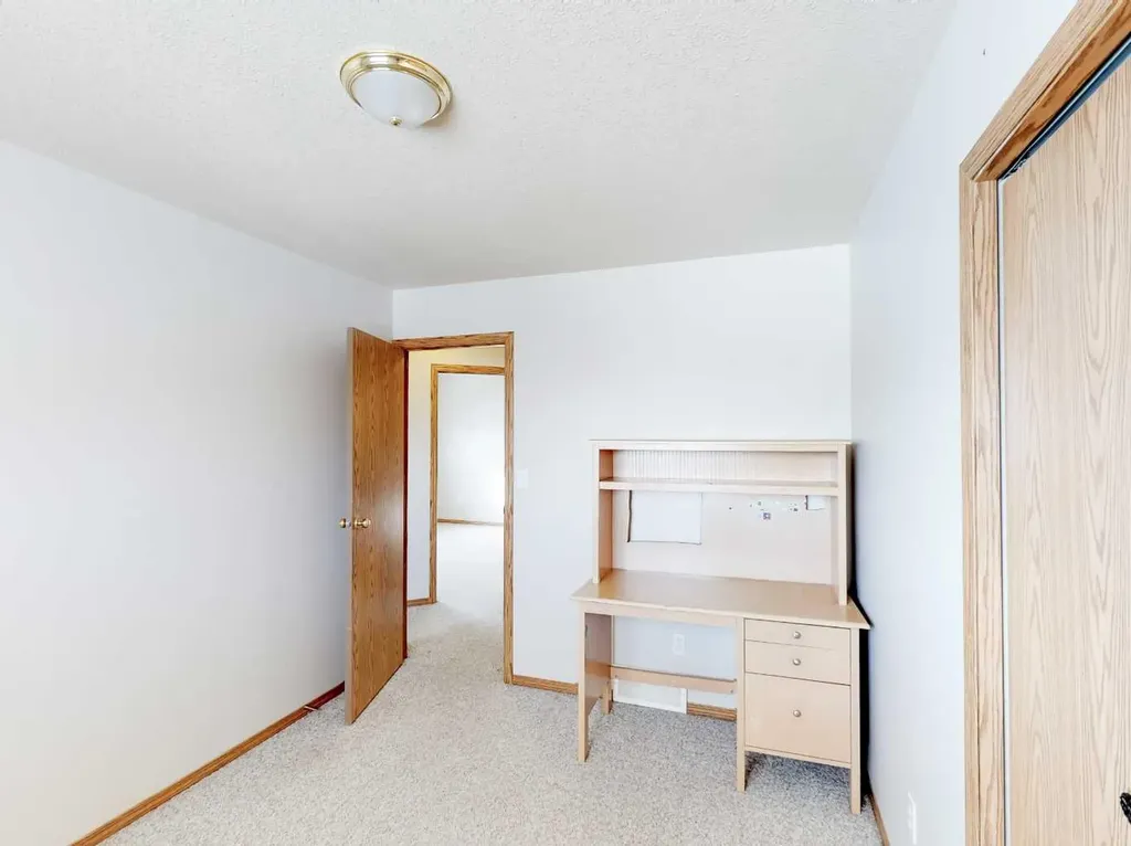 10029 105 Avenue Grande Prairie AB T8V 1H2