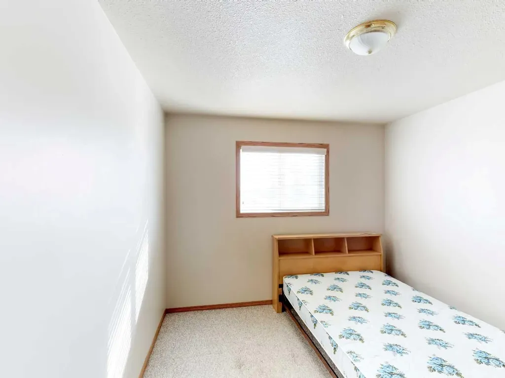 10029 105 Avenue Grande Prairie AB T8V 1H2