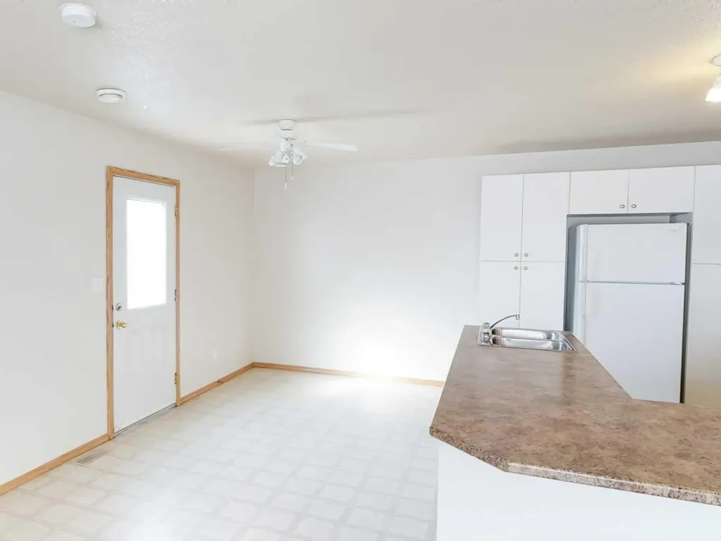 10029 105 Avenue Grande Prairie AB T8V 1H2