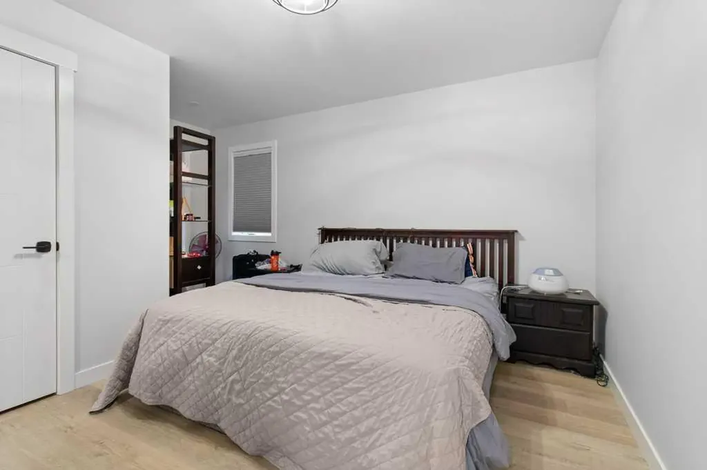 4507 48 Avenue Sylvan Lake AB T4S 1N8