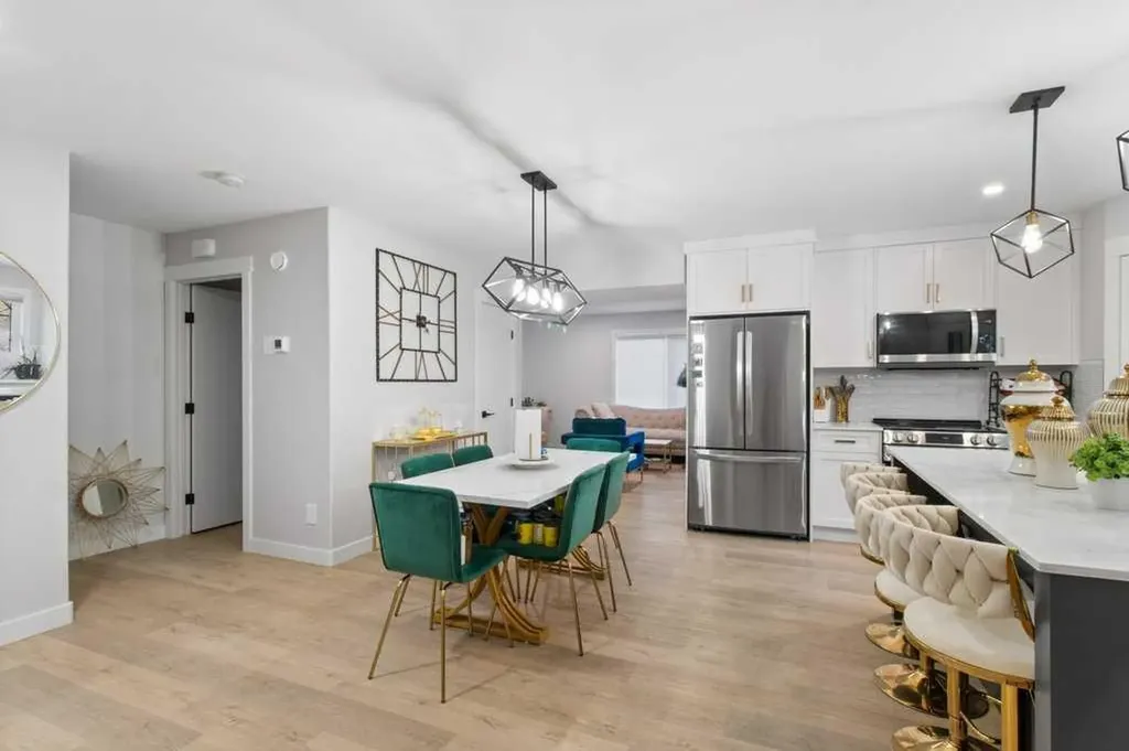 4507 48 Avenue Sylvan Lake AB T4S 1N8