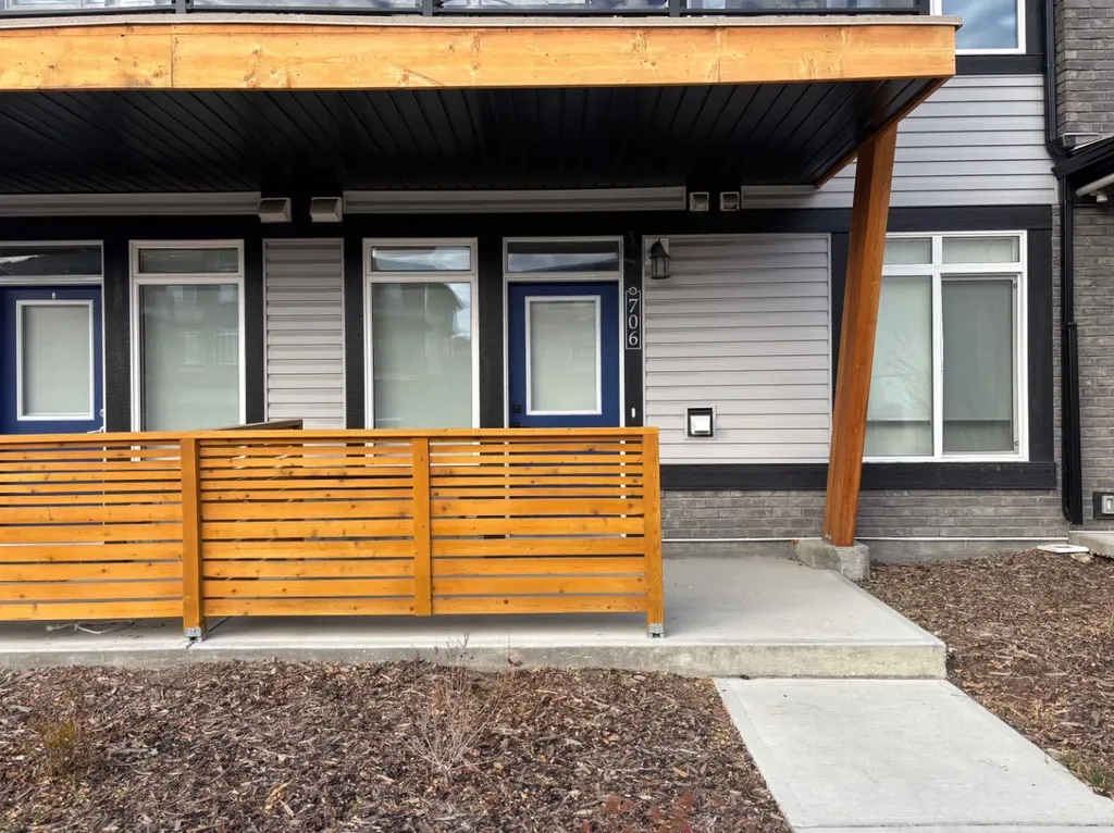 10060 46 Street NE Calgary AB T3J2H8