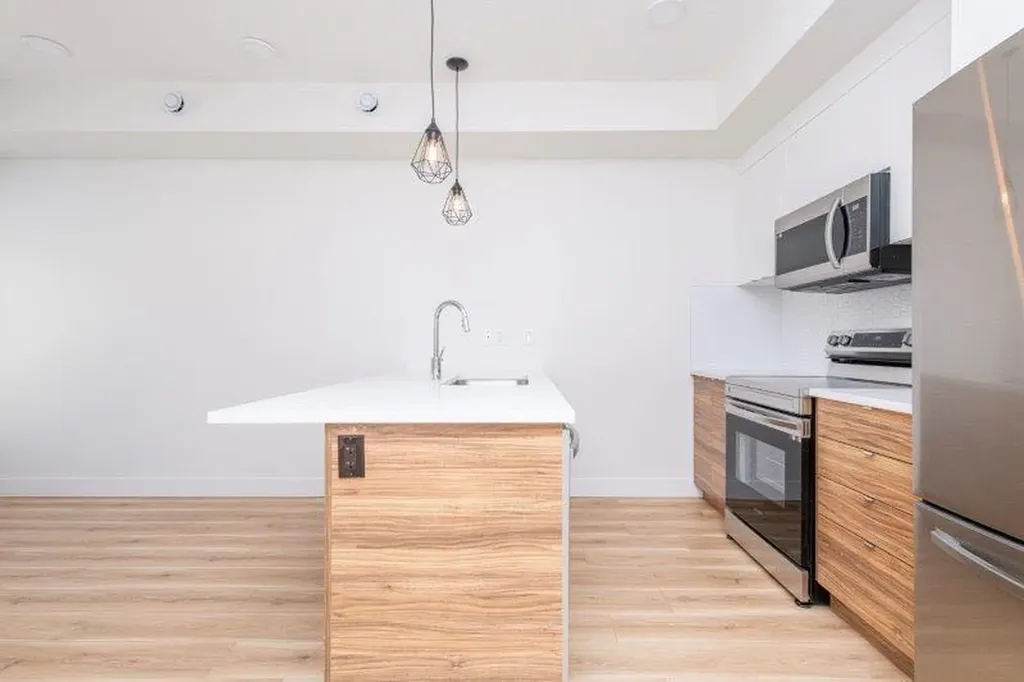 10060 46 Street NE Calgary AB T3J2H8