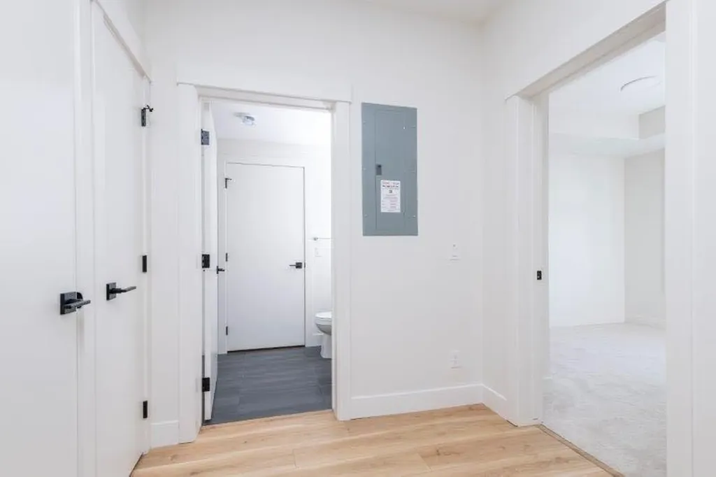 10060 46 Street NE Calgary AB T3J2H8