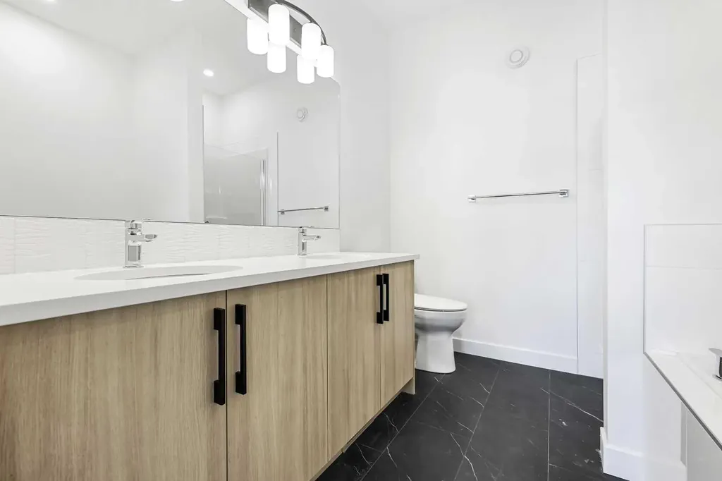 157 Mahogany Gardens SE Calgary AB T3M 3Y2