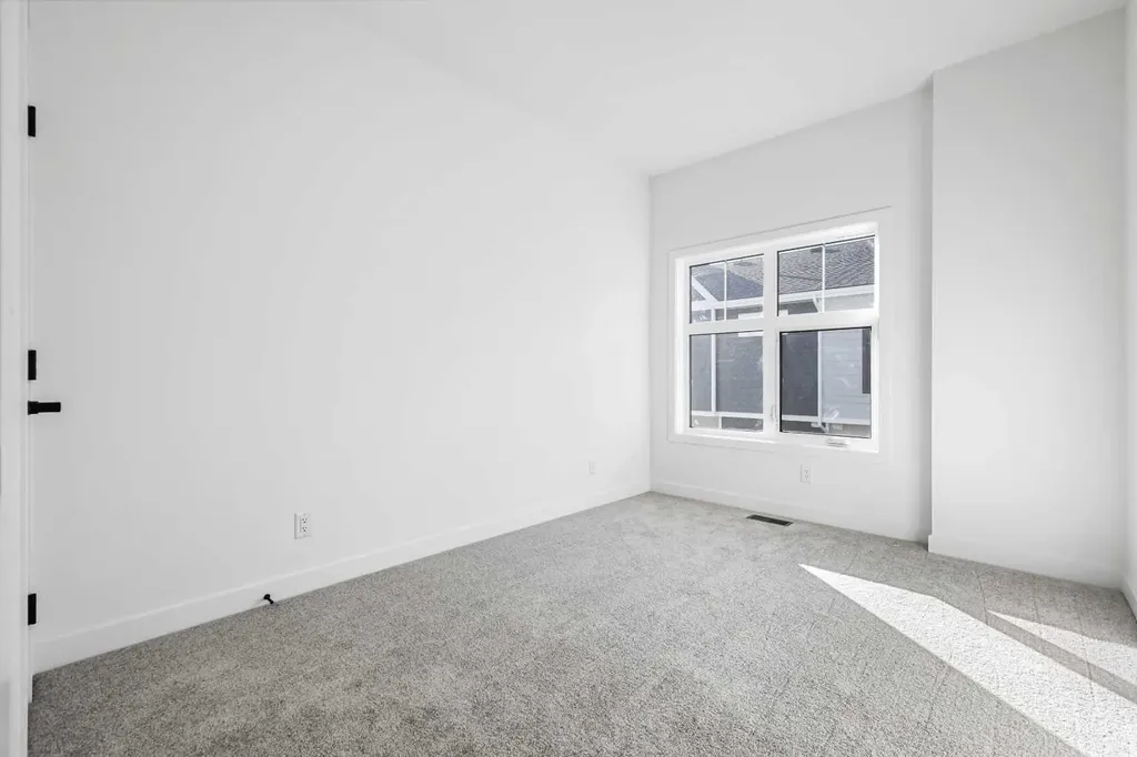 157 Mahogany Gardens SE Calgary AB T3M 3Y2