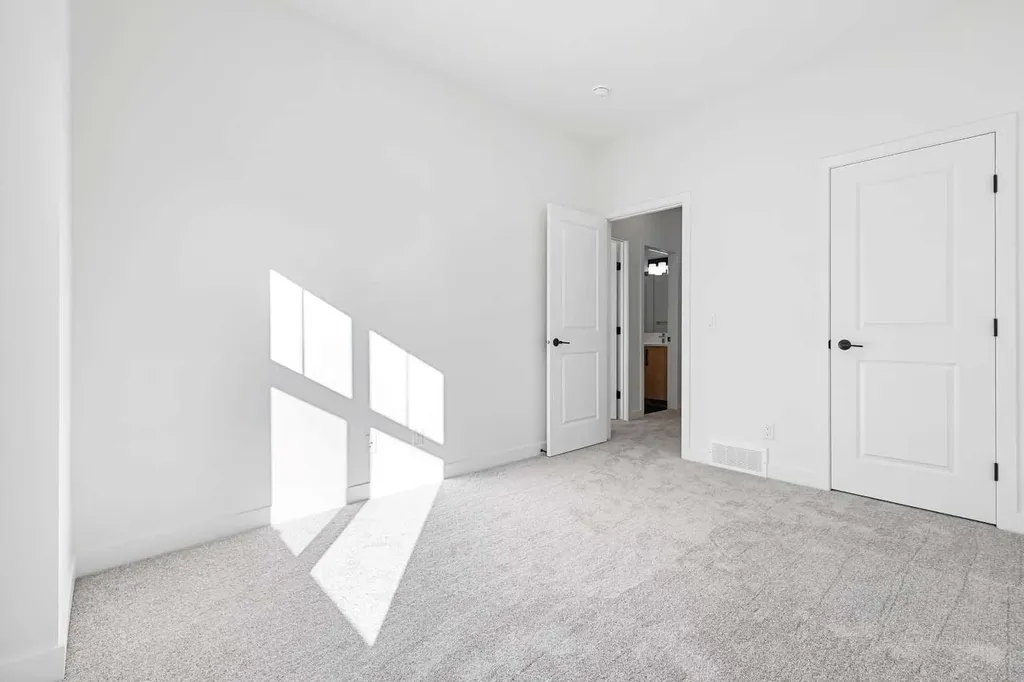 157 Mahogany Gardens SE Calgary AB T3M 3Y2