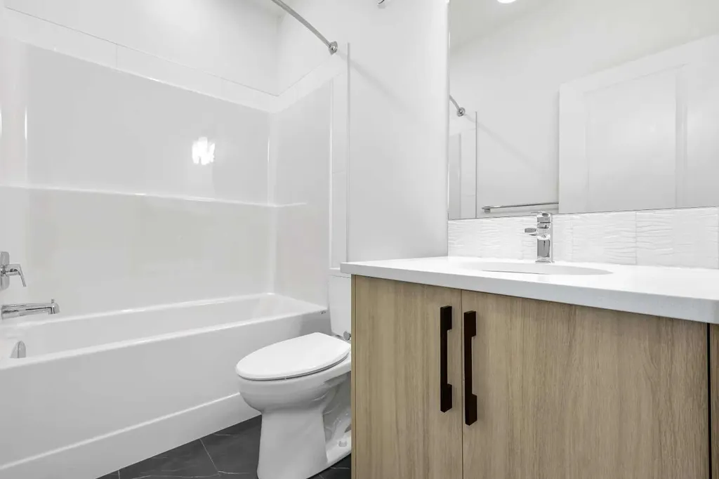 157 Mahogany Gardens SE Calgary AB T3M 3Y2