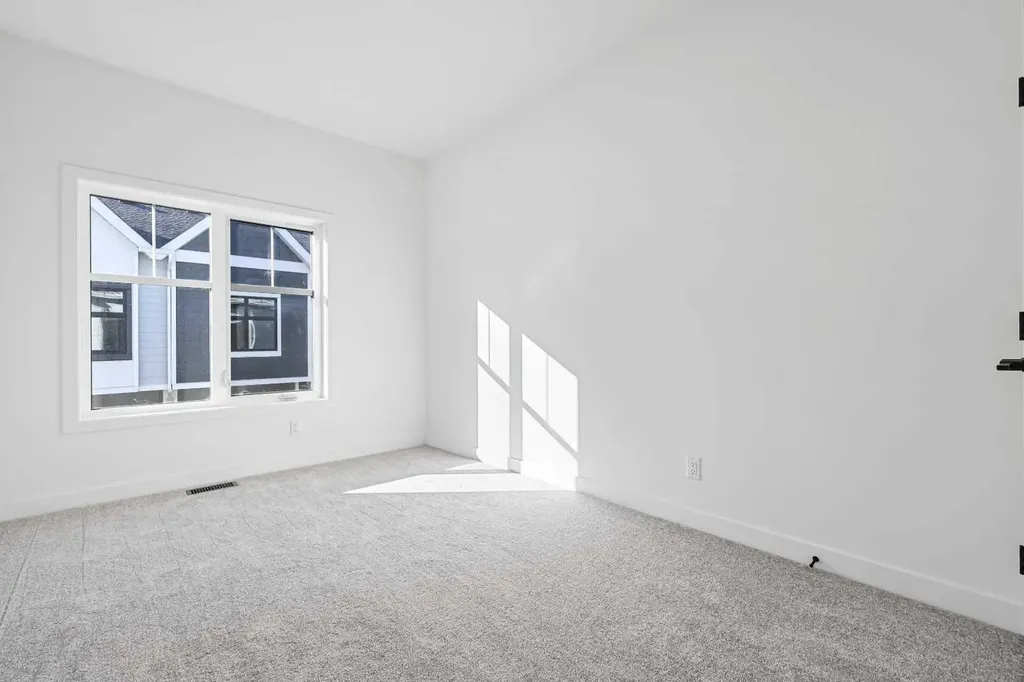 157 Mahogany Gardens SE Calgary AB T3M 3Y2