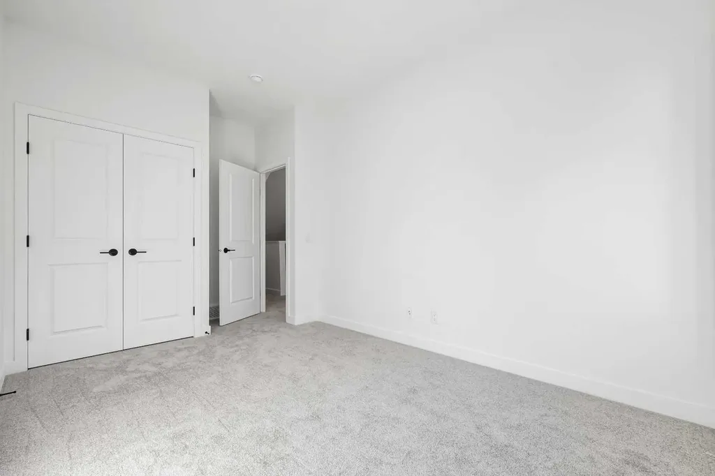 157 Mahogany Gardens SE Calgary AB T3M 3Y2