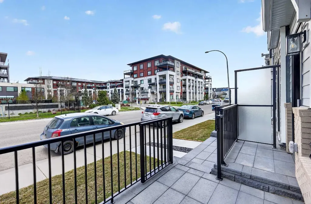 157 Mahogany Gardens SE Calgary AB T3M 3Y2