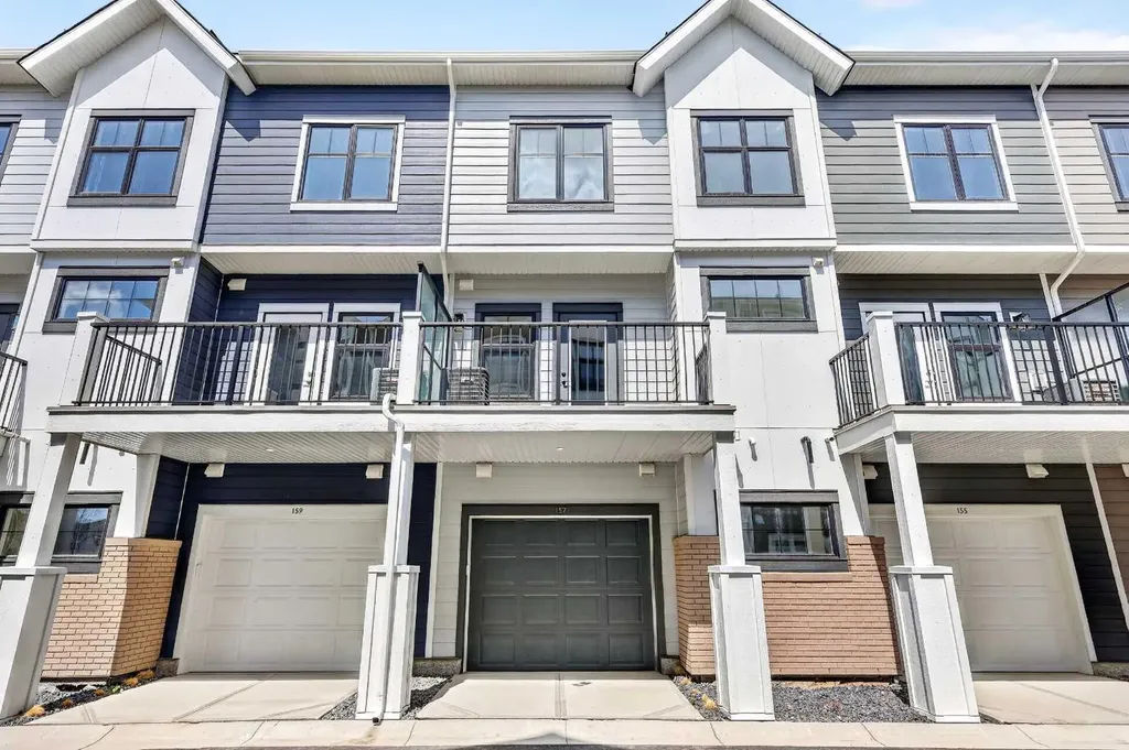 157 Mahogany Gardens SE Calgary AB T3M 3Y2