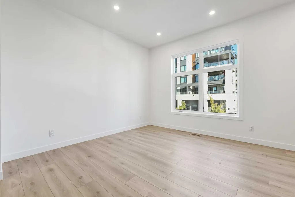 157 Mahogany Gardens SE Calgary AB T3M 3Y2