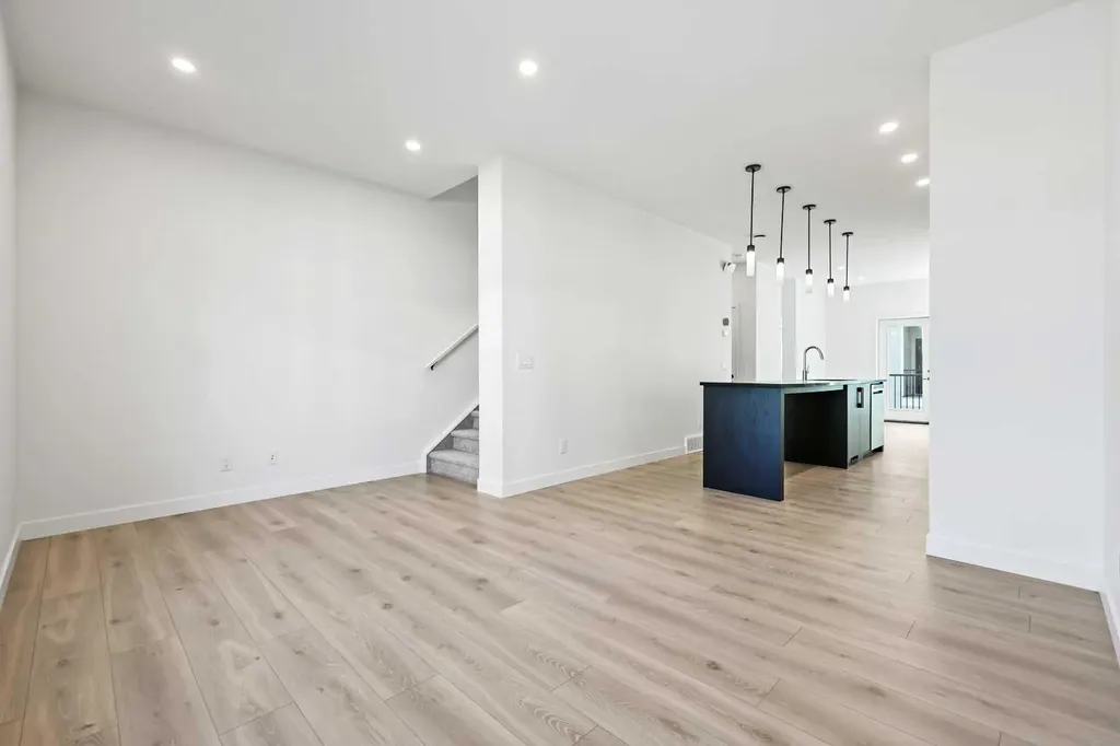 157 Mahogany Gardens SE Calgary AB T3M 3Y2