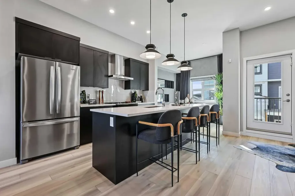 595 Mahogany Road SE Calgary AB T3M 3Y3