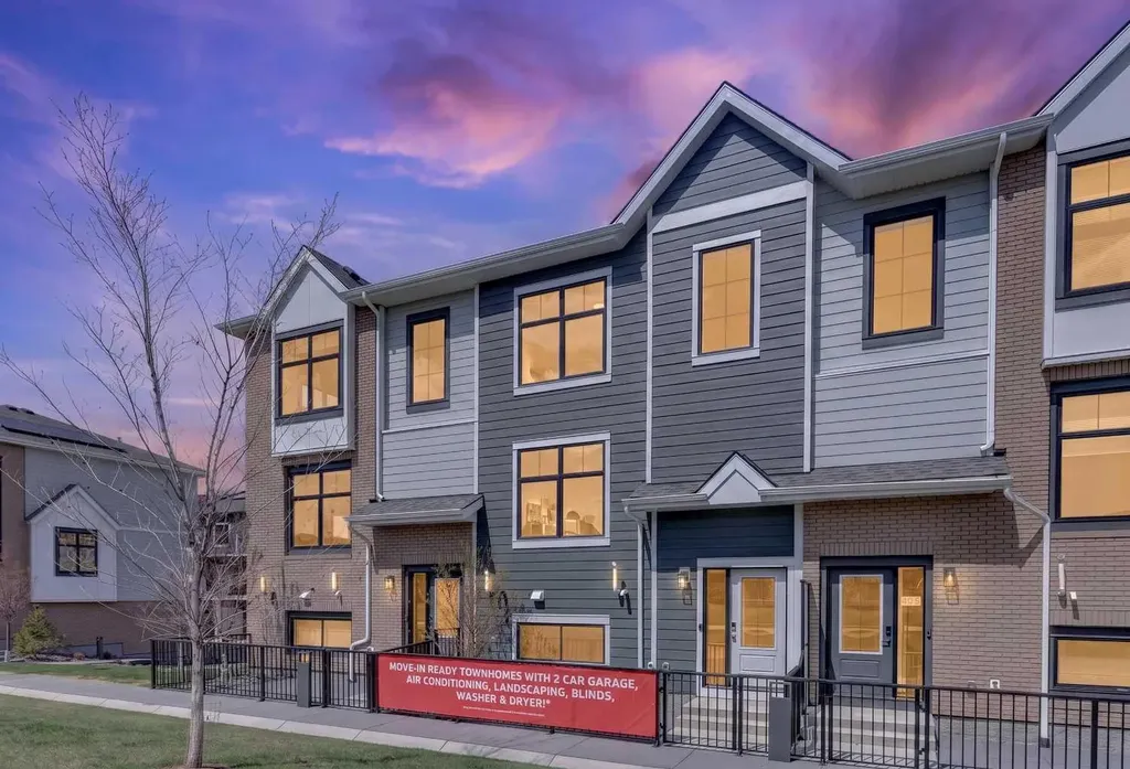 185 Mahogany Gardens SE Calgary AB T3M 3Y2