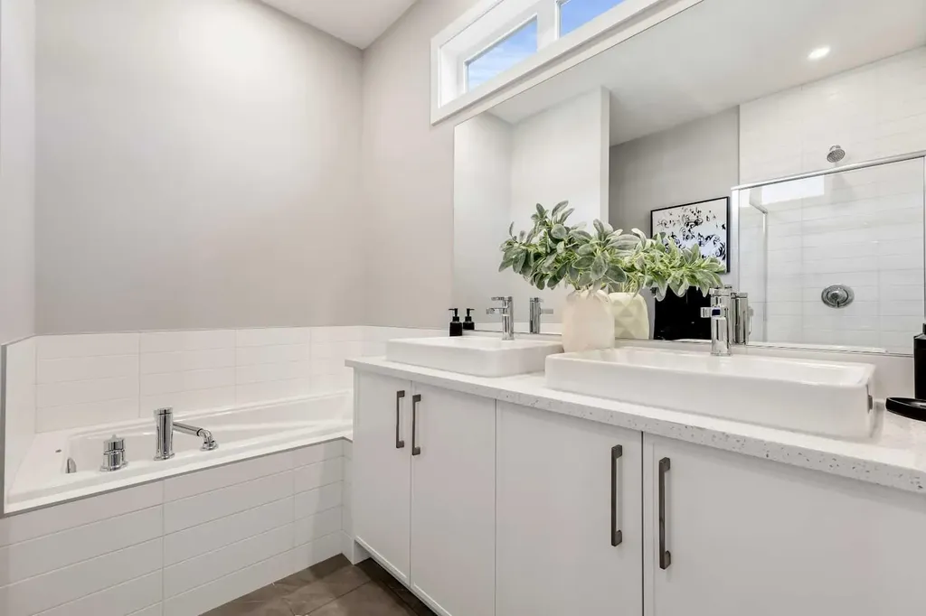 185 Mahogany Gardens SE Calgary AB T3M 3Y2