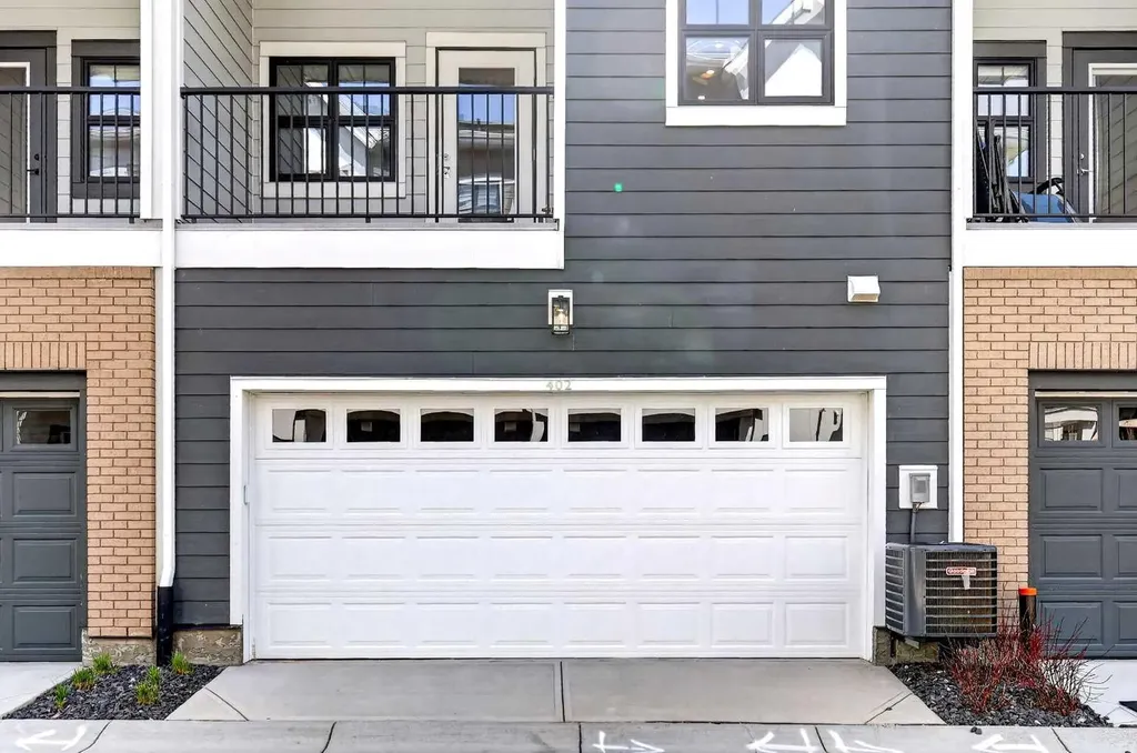 185 Mahogany Gardens SE Calgary AB T3M 3Y2