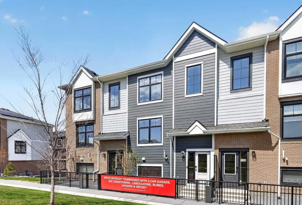 185 Mahogany Gardens SE Calgary AB T3M 3Y2