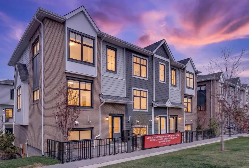 185 Mahogany Gardens SE Calgary AB T3M 3Y2