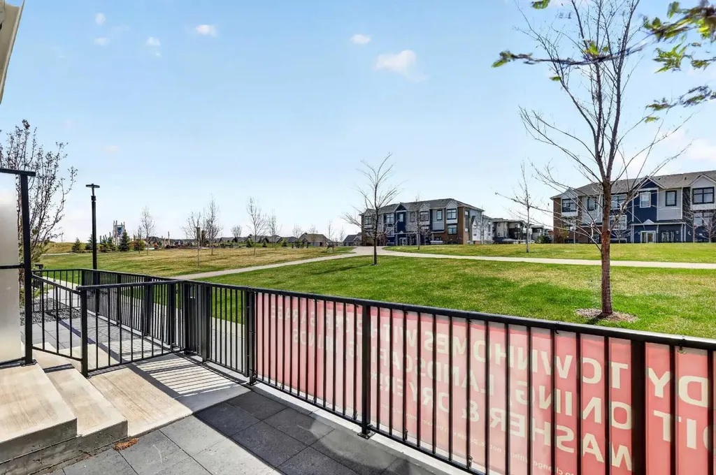 185 Mahogany Gardens SE Calgary AB T3M 3Y2