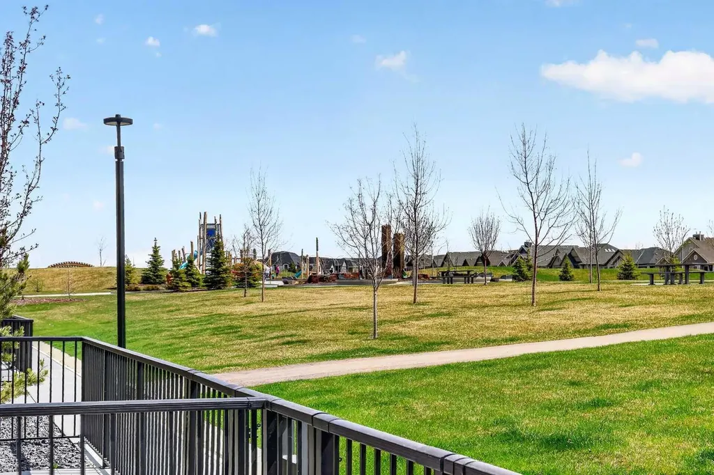 185 Mahogany Gardens SE Calgary AB T3M 3Y2