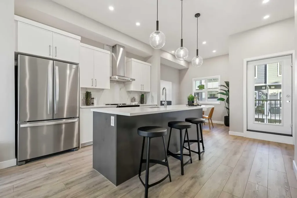 185 Mahogany Gardens SE Calgary AB T3M 3Y2