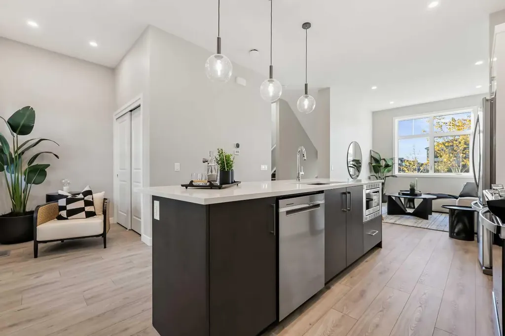 185 Mahogany Gardens SE Calgary AB T3M 3Y2