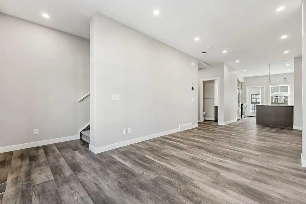 153 Mahogany Gardens SE Calgary AB T3M 3Y2
