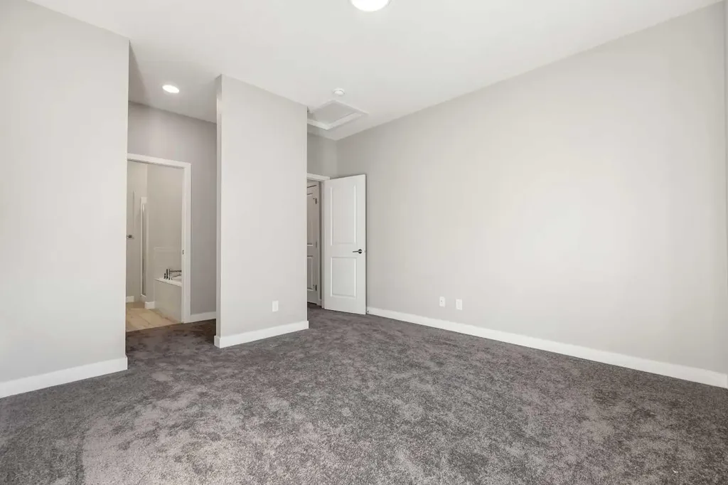 153 Mahogany Gardens SE Calgary AB T3M 3Y2