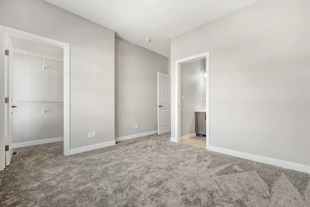 153 Mahogany Gardens SE Calgary AB T3M 3Y2