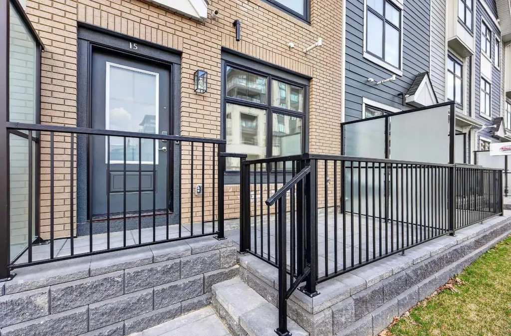 153 Mahogany Gardens SE Calgary AB T3M 3Y2
