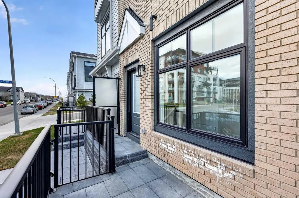 153 Mahogany Gardens SE Calgary AB T3M 3Y2
