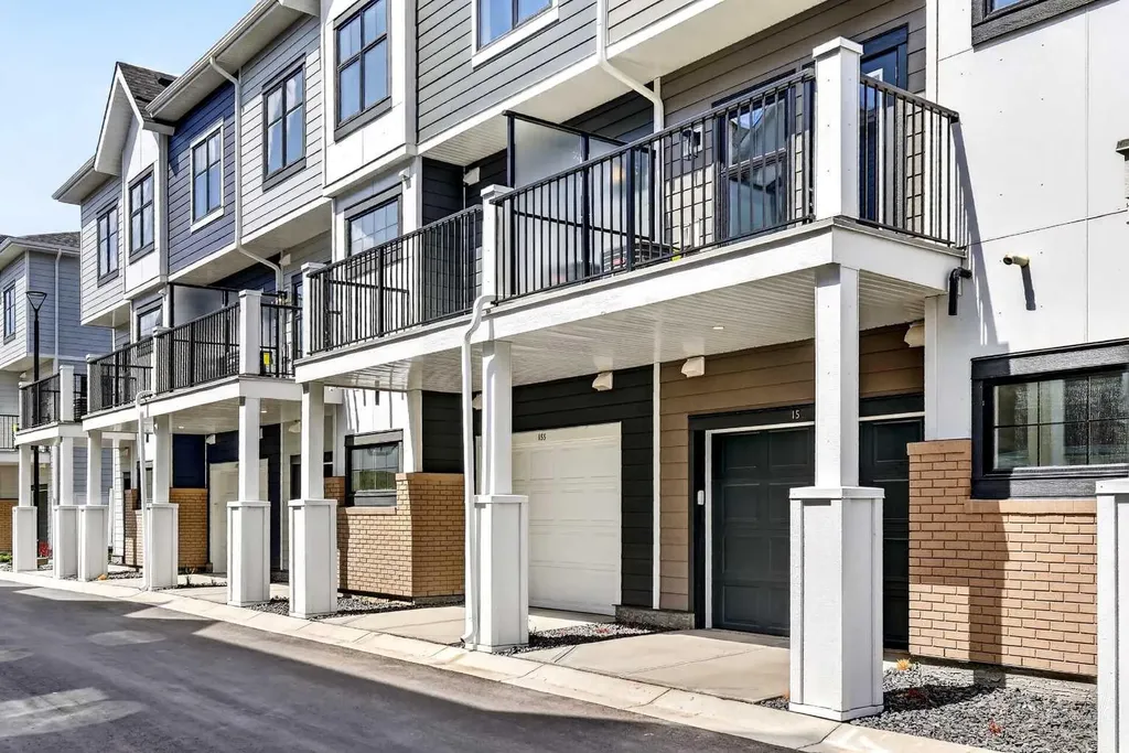 153 Mahogany Gardens SE Calgary AB T3M 3Y2