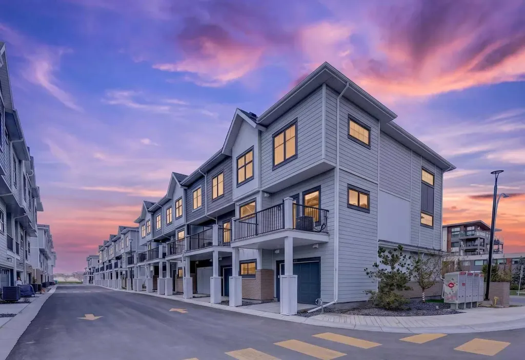 153 Mahogany Gardens SE Calgary AB T3M 3Y2